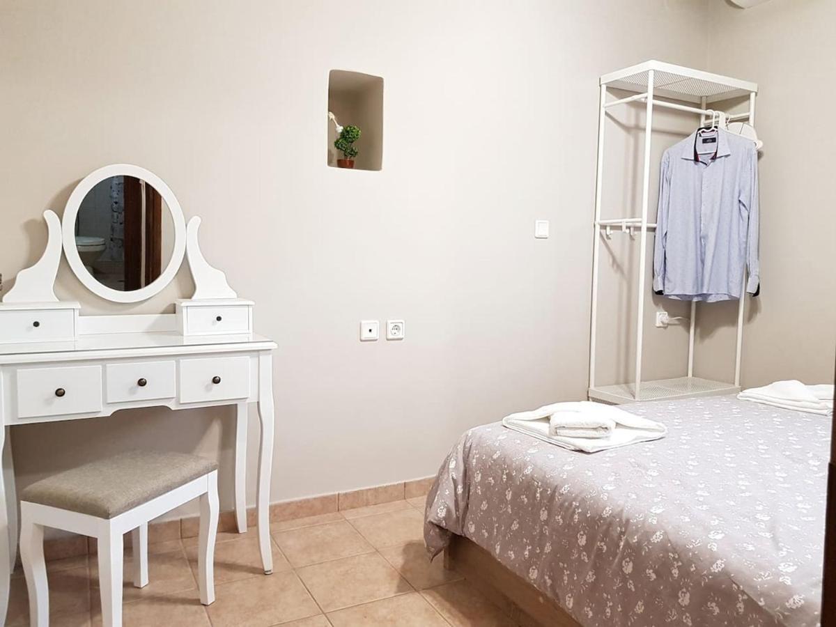 Colimbos Accommodation, 2 Min From The Beach Sfinarion Exterior photo